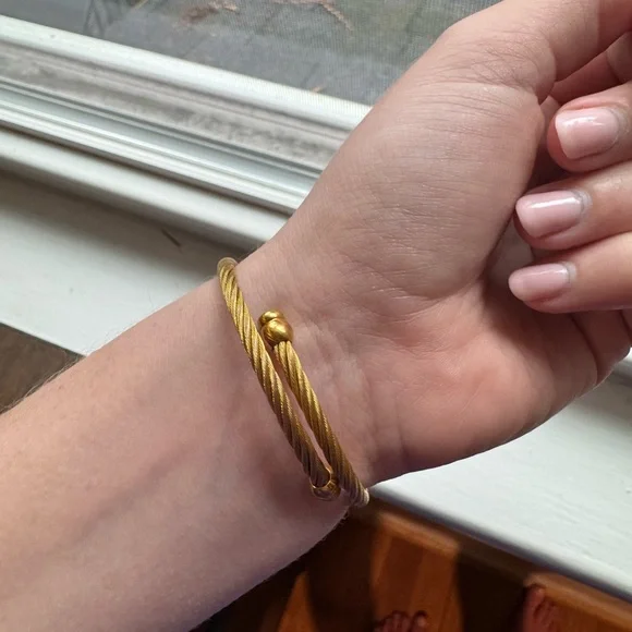 Gucci Bangle Bracelet Watch - Picture 6 of 6